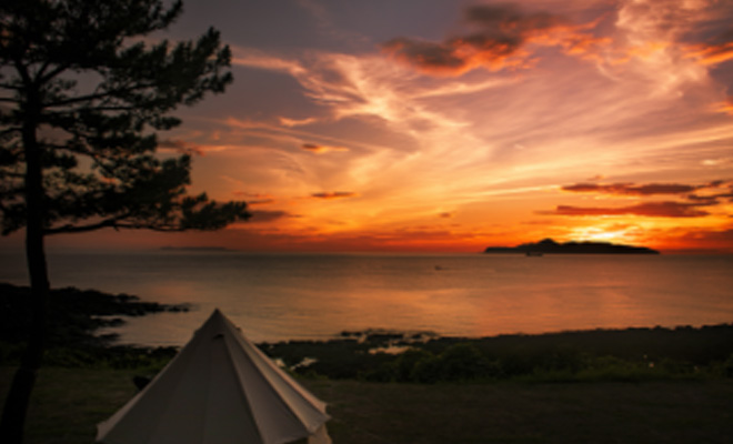 玄界灘に沈む夕焼けが美しい波戸岬キャンプ場